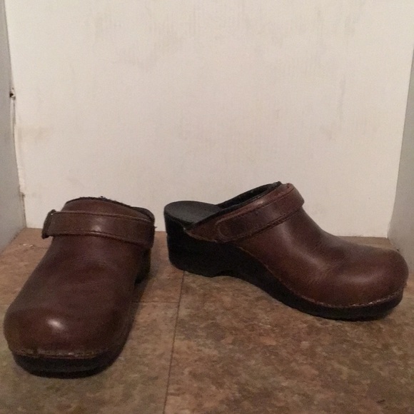 shoes like dansko clogs